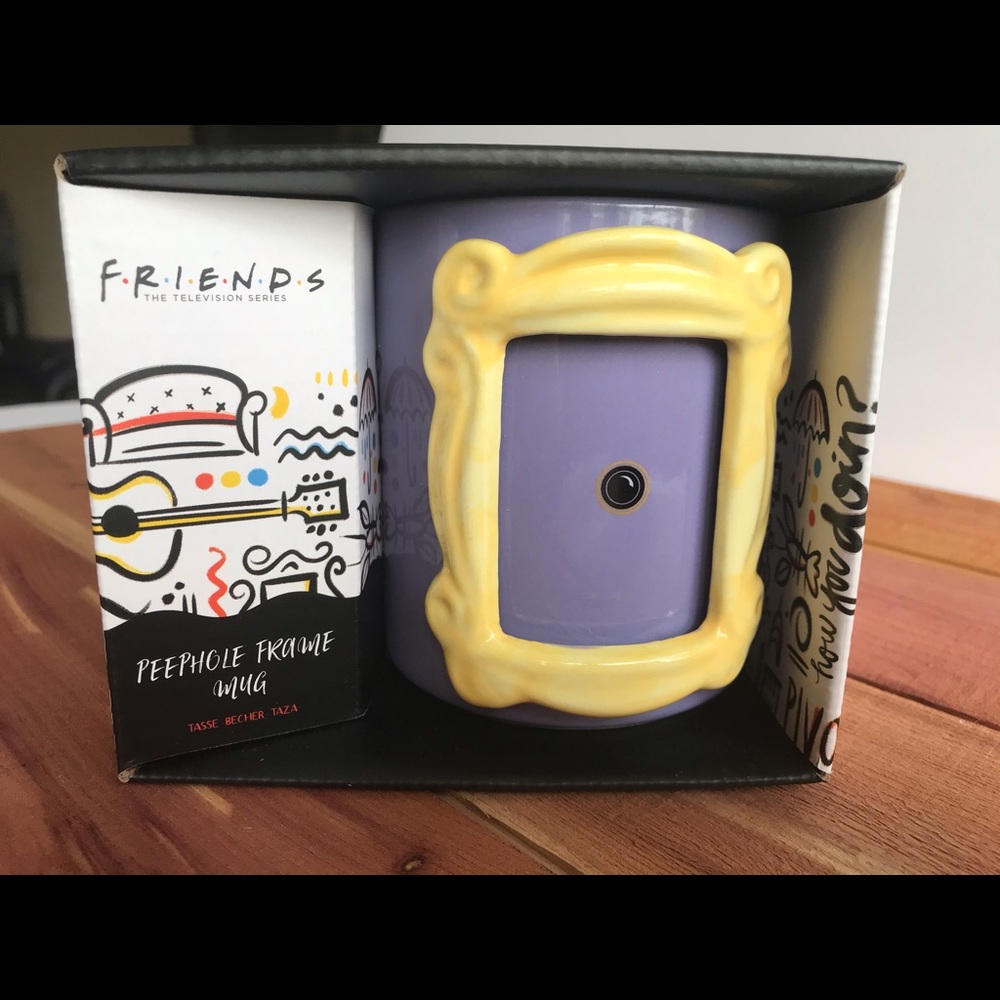 FRIENDS Peephole Frame MUG